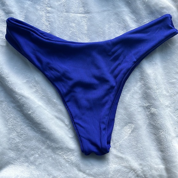 never worn! - Picture 2 of 3